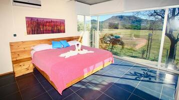 2 bedrooms, iron/ironing board, travel crib, free WiFi