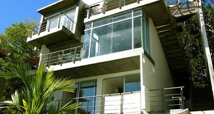 Flucht in den Luxus. Beach & Ocean Views, einzigartig in Playa Sámara. Buchen Sie jetzt!