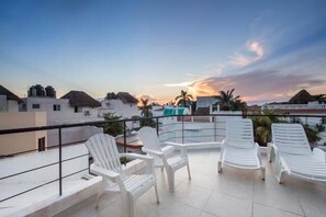 Property grounds - Swimming Pool, Rooftop Terrace, 4 Blocks from Ocean (Cozumel)