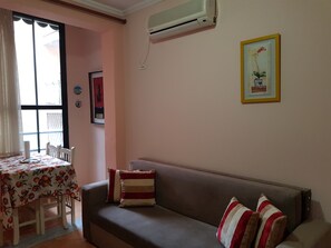 Living area - Cozy Apartment next to the beach (Durrës)