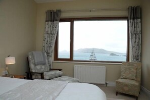 5 bedrooms, iron/ironing board, free WiFi, bed sheets