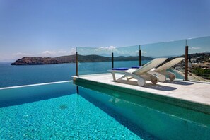 A heated pool - Exceptional Beach Villa Crete Dreams 2 - 10 Pers. directly on Plaka Beach (Plaka)