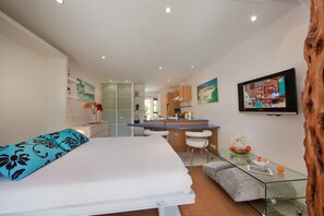 In-room safe, iron/ironing board, free WiFi, bed sheets