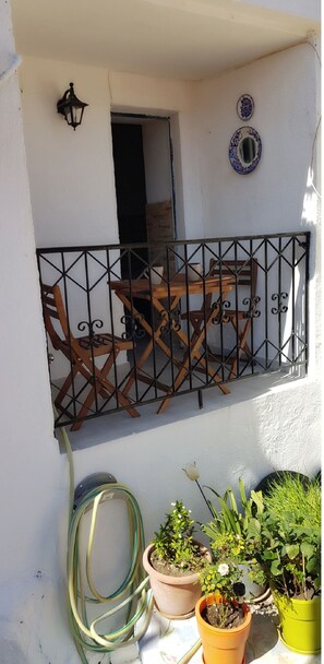 Outdoor dining - Penny's studio in the heart of Poros (Poros)