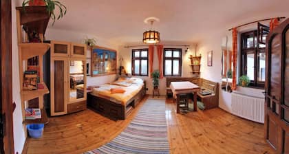 • CASA PELU • casa de campo renovada al pie de los Cárpatos de Transilvania