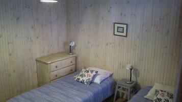 5 bedrooms, bed sheets