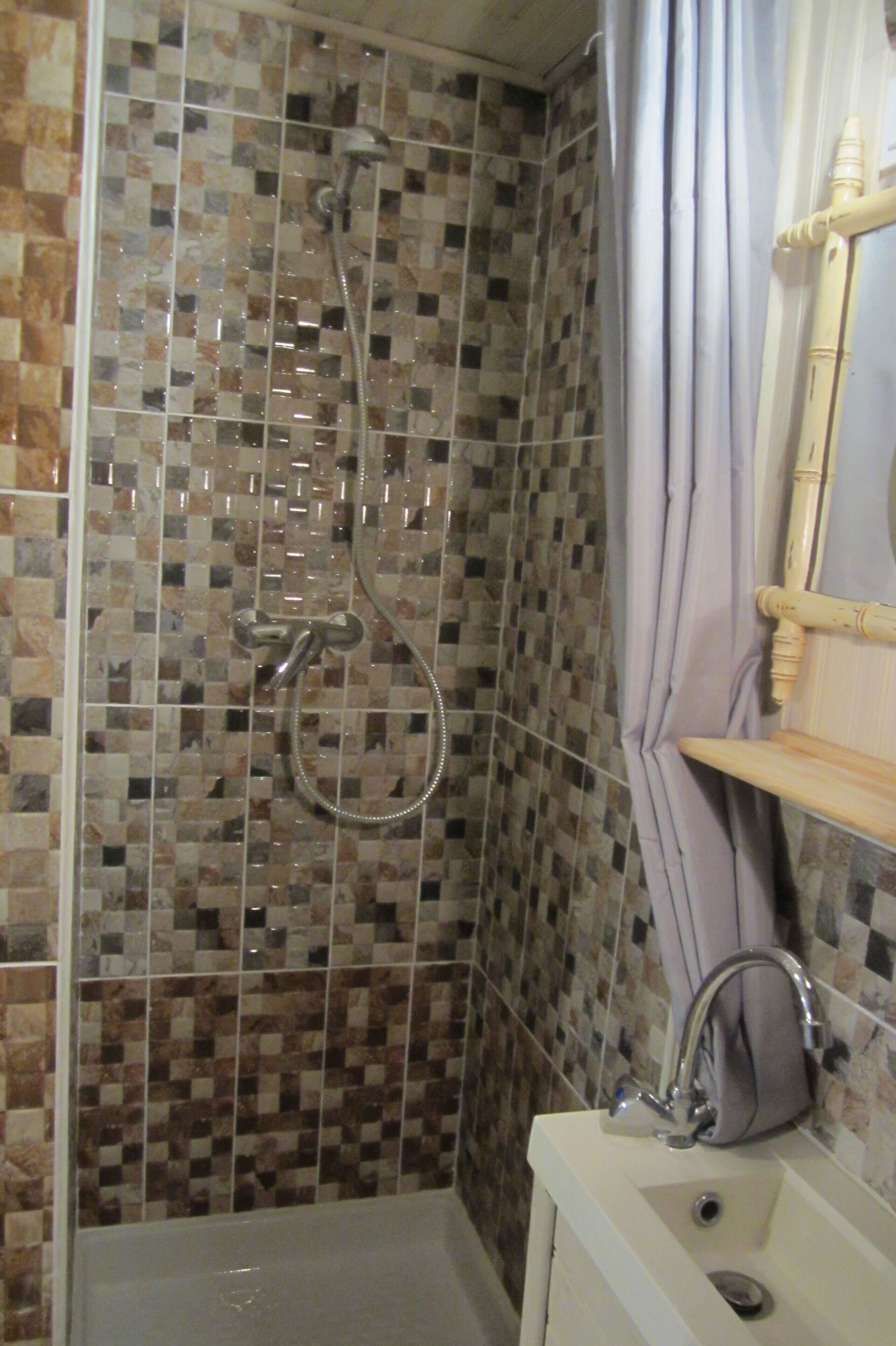 Douche, papier toilette