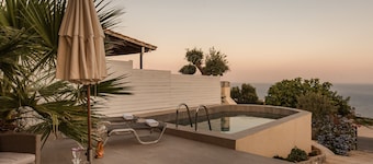 newly built stone house ,breathtaking view,close to the shipwreck &the blue cave
