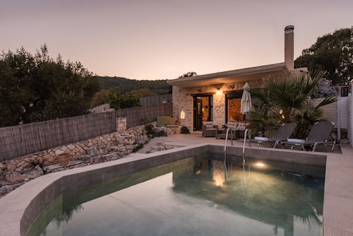 newly built stone house ,breathtaking view,close to the shipwreck &the blue cave