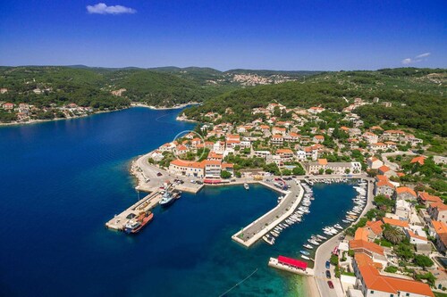 Villa Mir Vami near the beach, private pool, Sumartin, Brac Island