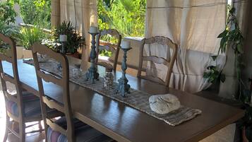 Outdoor dining