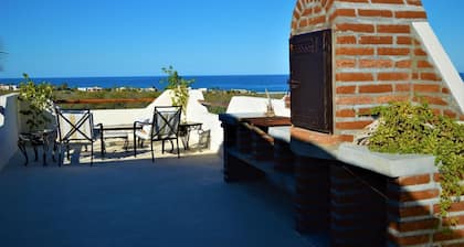 Casita, Amazing views!, Pool, wifi easy walk to the beach