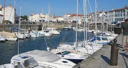 L'Ecurie (1 Bedroom, Sleeps 2) is 1 of 2 gites in 16thC farmhouse with Pool