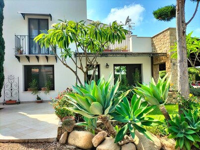 Super independent Villa with garden and private pool, 9 beds..the top !!