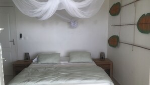 5 chambres, fer et planche à repasser, Wi-Fi, draps fournis