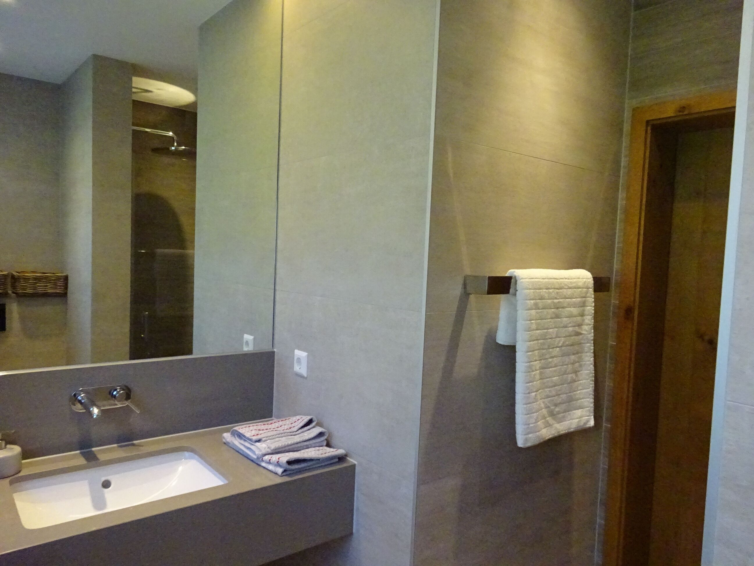 Combined shower/tub, hair dryer, towels, soap