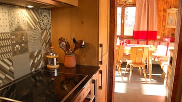 Refrigerador, horno, parrilla de estufa y lavavajillas