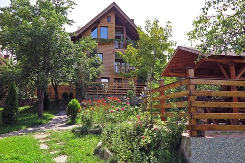 • CASA ZOLLO II • cosy studio apartment in a quaint Carpathian village, Sibiu