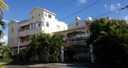 The Impala's Bed + breakfast+ wifi offer ,200m Trou aux Biches Mon Choisy beach