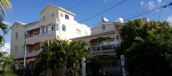 The Impala's Bed + breakfast+ wifi offer ,200m Trou aux Biches Mon Choisy beach