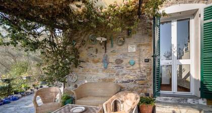 Beautiful country house near beaches, 2-4 sleeps, panoramic terrace,pets welcome