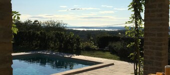 Restaurerad gammal sten bondgård med privat pool - perfekt för familjer