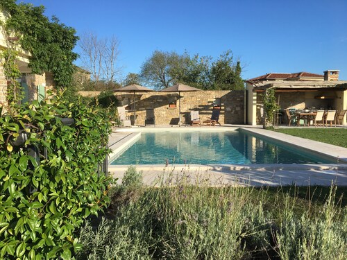 Restored Old Stone Farmhouse With Private Pool - Ideal For Families