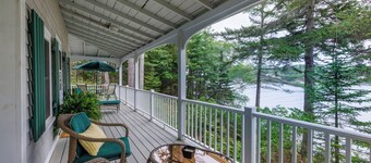 Waterfront Cottage Sitting On The Water Edge Of Townsend Gut