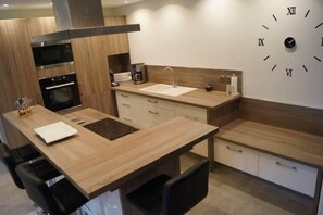 Køleskab, mikrobølgeovn, ovn, opvaskemaskine