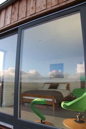 2 bedrooms, desk, iron/ironing board, free WiFi - Eco and back friendly modern house, amazing views from all rooms, by Dunvegan (Skinidin by Dunvegan)