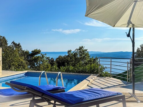 Kleines Ferienhaus mit Pool,Terrasse,Meerblick,Grill, WiFi,Familienurlaub, ruhig