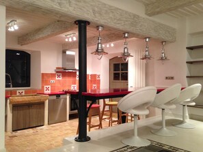 Dining - Roussillon: Mansion - Roussillon (Roussillon)