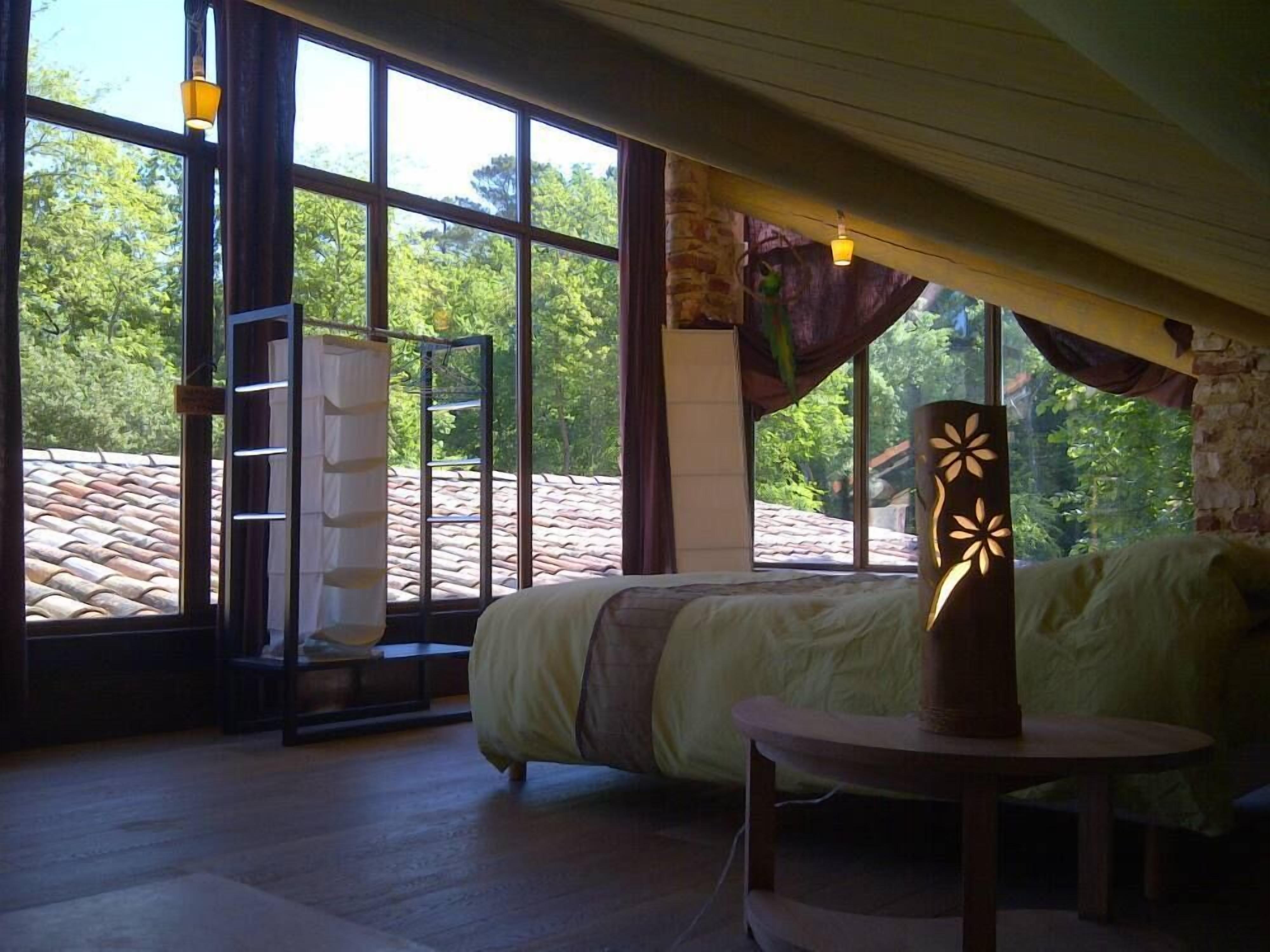 2 chambres, fer et planche à repasser, lit parapluie, Wi-Fi gratuit