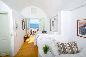 3 bedrooms, iron/ironing board, travel cot, free WiFi