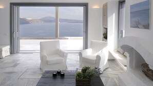Unclassified image, 4 of 36, button - Elegant Luxurious Villa with a Breathtaking View (Santorini)