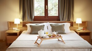 4 soverom, safe på rommet, strykejern/-brett og reiseseng for barn