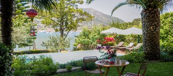 Superb waterfront villa with private pool, jetty, motorboat included and sauna