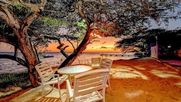 Tempat makan outdoor