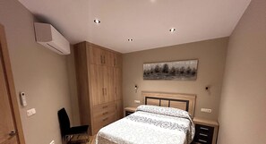 1 bedroom, iron/ironing board, travel cot, free WiFi