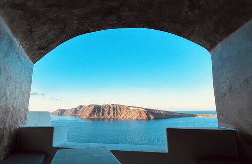 Vues incroyables sur la caldeira! Coucher de soleil complet, privé, spacieux - au coeur d'Oia