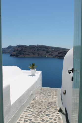 Unglaubliche Aussicht auf die Caldera! Voller Sonnenuntergang, privat, geräumig - im Herzen von Oia