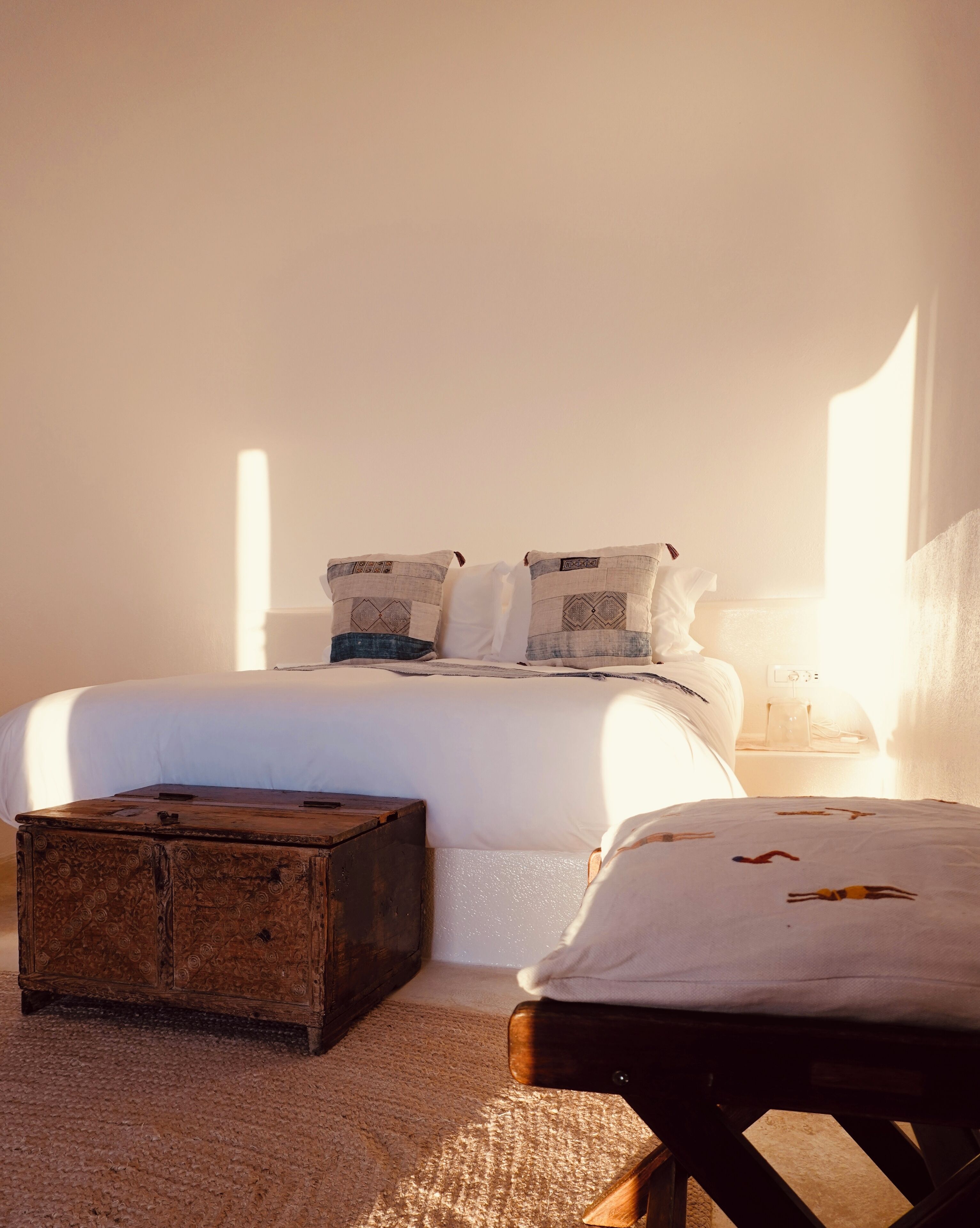 3 quartos, ferros/tábuas de passar roupa, berço de viagem