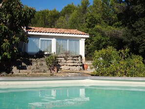 Pool - Charming little house with pool at the foot of the Luberon  (Cucuron)