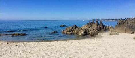 Plage à proximité, chaises longues