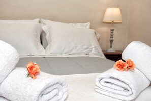 2 bedrooms, iron/ironing board, free WiFi, bed sheets - The Veranda of Gavrion - Deluxe Cycladic House with Splendid Seaview  (Gavrio)