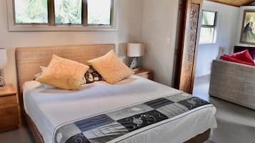 1 dormitorio, tabla de planchar con plancha, wifi y ropa de cama