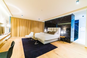 7 habitaciones y caja de seguridad en la habitación