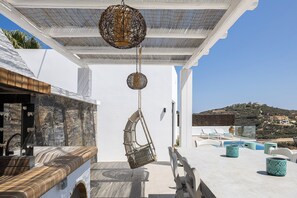 تناول الطعام بالخارج