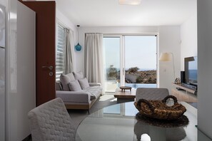 تلفزيون، وحدة تحكم لألعاب الفيديو، برامج وأفلام نتفليكس، تنس طاولة