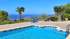 Outdoor pool, a heated pool - Natural stone villa in a secluded location on 4500 m² with a heated pool (Rethymnon)
